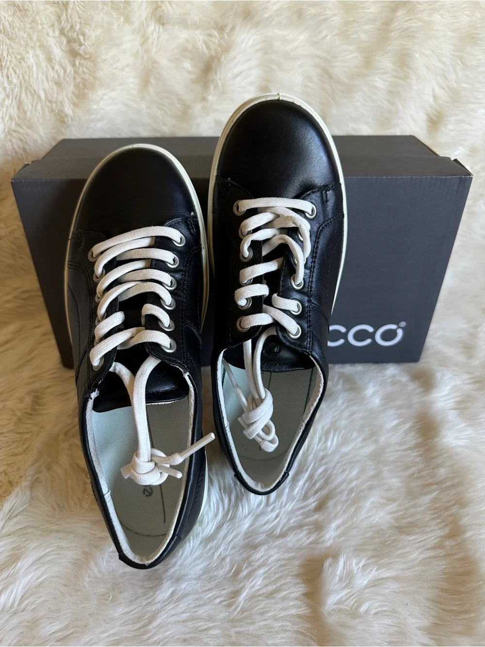 NIB ECCO Soft Classic Women Black Leather Lace Up Comfort Sneakers US5-5.5/ EU36